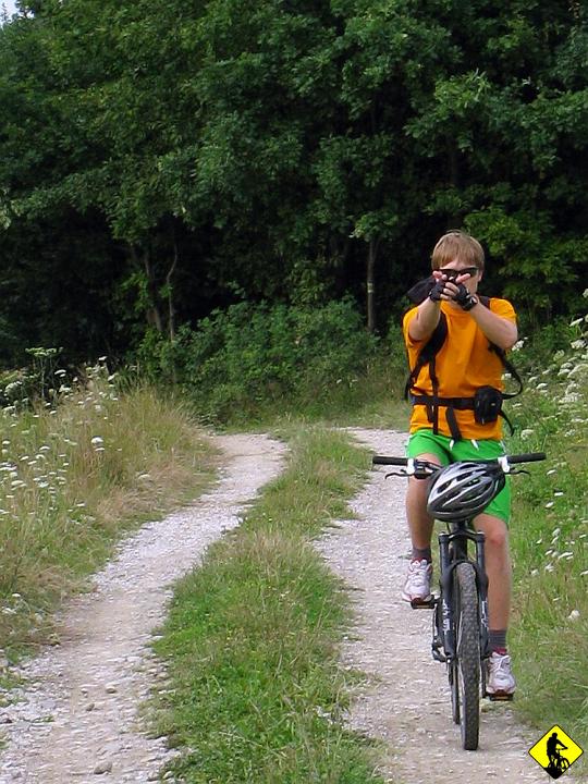 fota 016.jpg - Wysiadamy w Leńczach. Podczas jazdy Pkp zastanawiałem się czy kiedyś będę znał stacje na pamięć do Zakopanego... :) Normalnie moglibyśmy mieć karte stałego klienta na pociąg "Kasprowy" o 7.48 Zresztą pewnie nie tylko my.